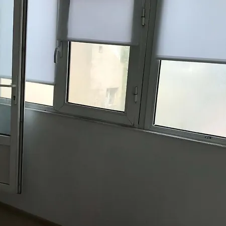 Cu 1 La Etaj 2 Si Masarda O De 9mp In Pozitie Centrala Pe Strada Randunelelor Nr 2 Cu Parcarestradalaala Centrala * Köstence
